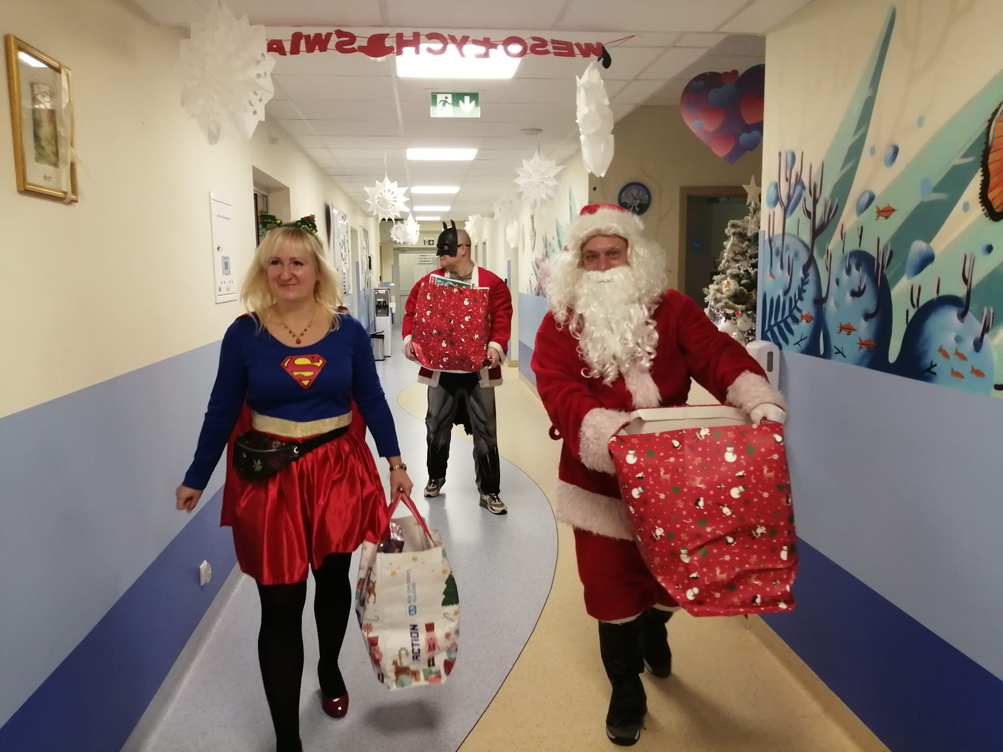 Superbohaterowie odwiedzają pacjentów - zdjęcie 2