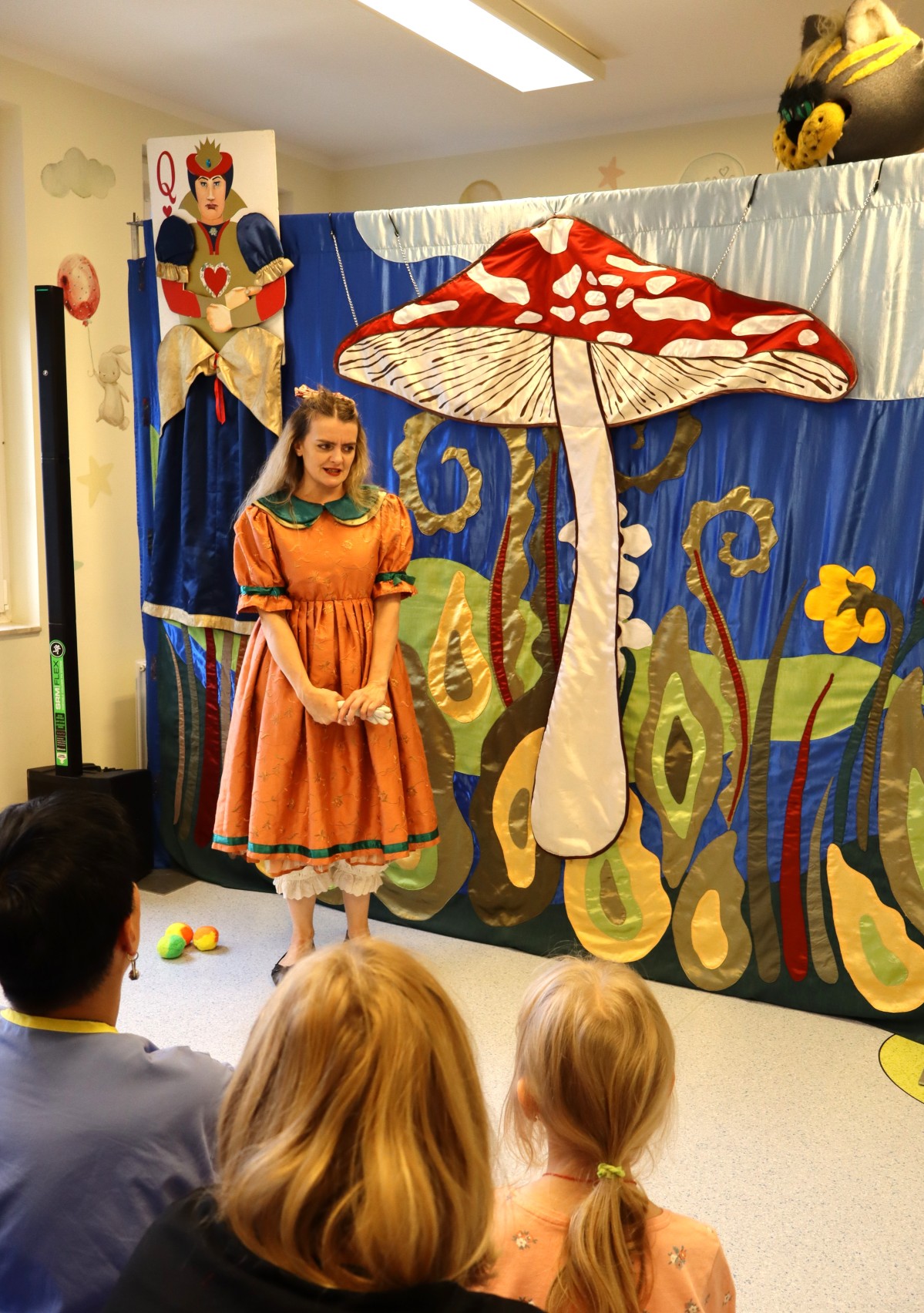 Teatrzyk Prekursor na Oddziale Dziecięcym - zdjęcie 2