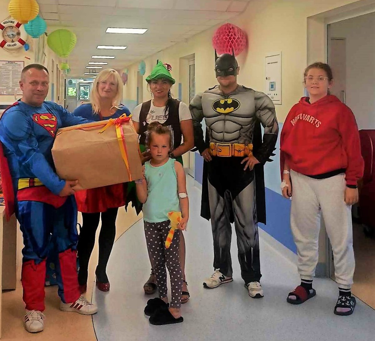 Superbohaterowie z wizytą na Oddziale Dziecięcym